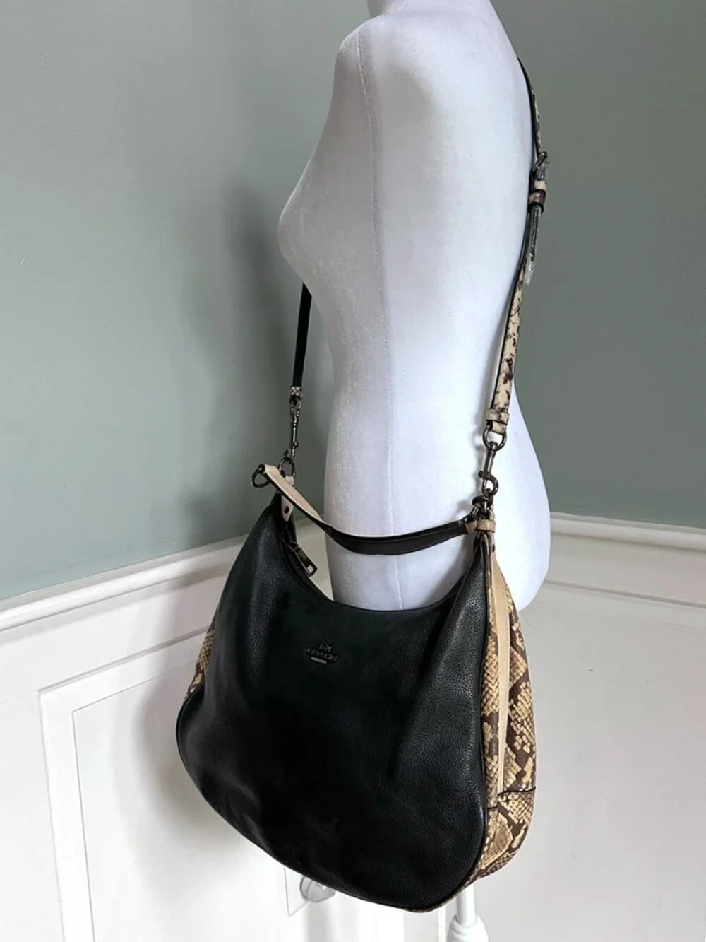 Coach Harley Hobo Crossbody Shoulder Bag Black & Snake Embossed Leather F57503